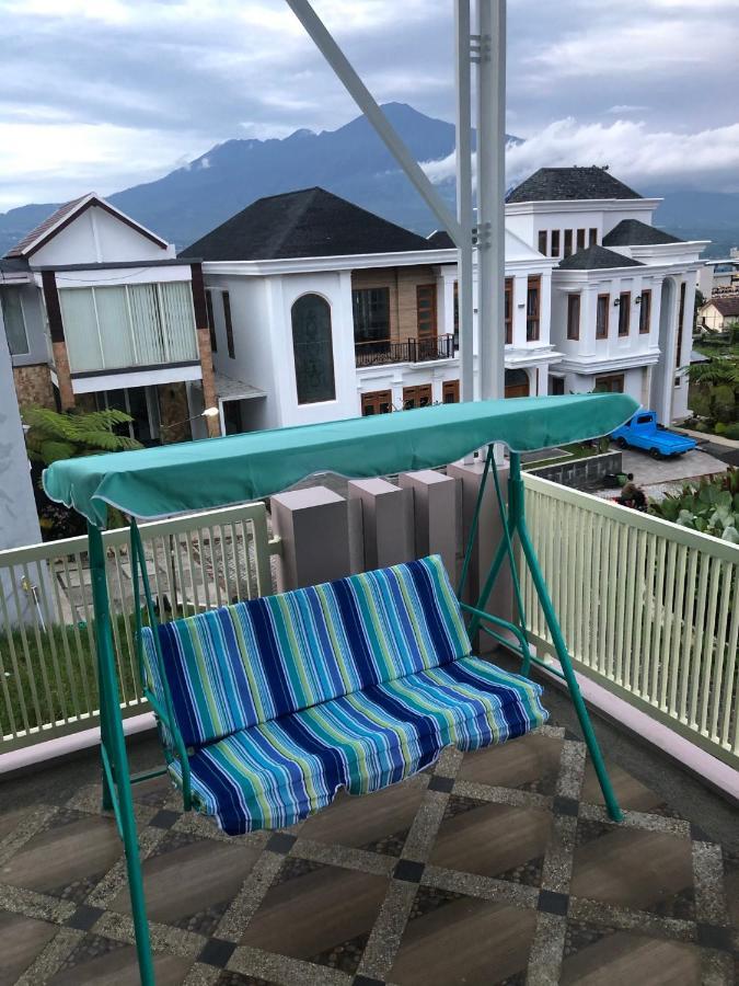 Villa Kusuma Hill A8 Бату Экстерьер фото