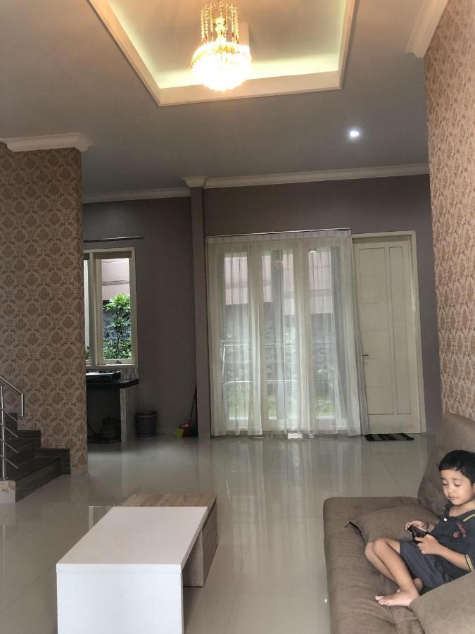 Villa Kusuma Hill A8 Бату Экстерьер фото