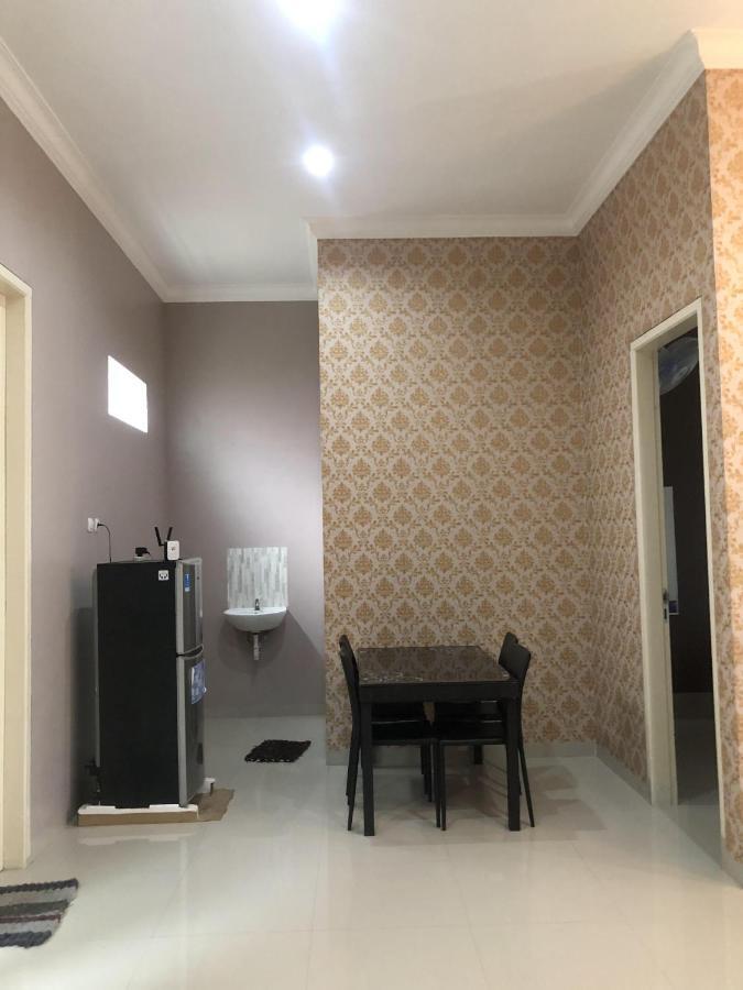 Villa Kusuma Hill A8 Бату Экстерьер фото