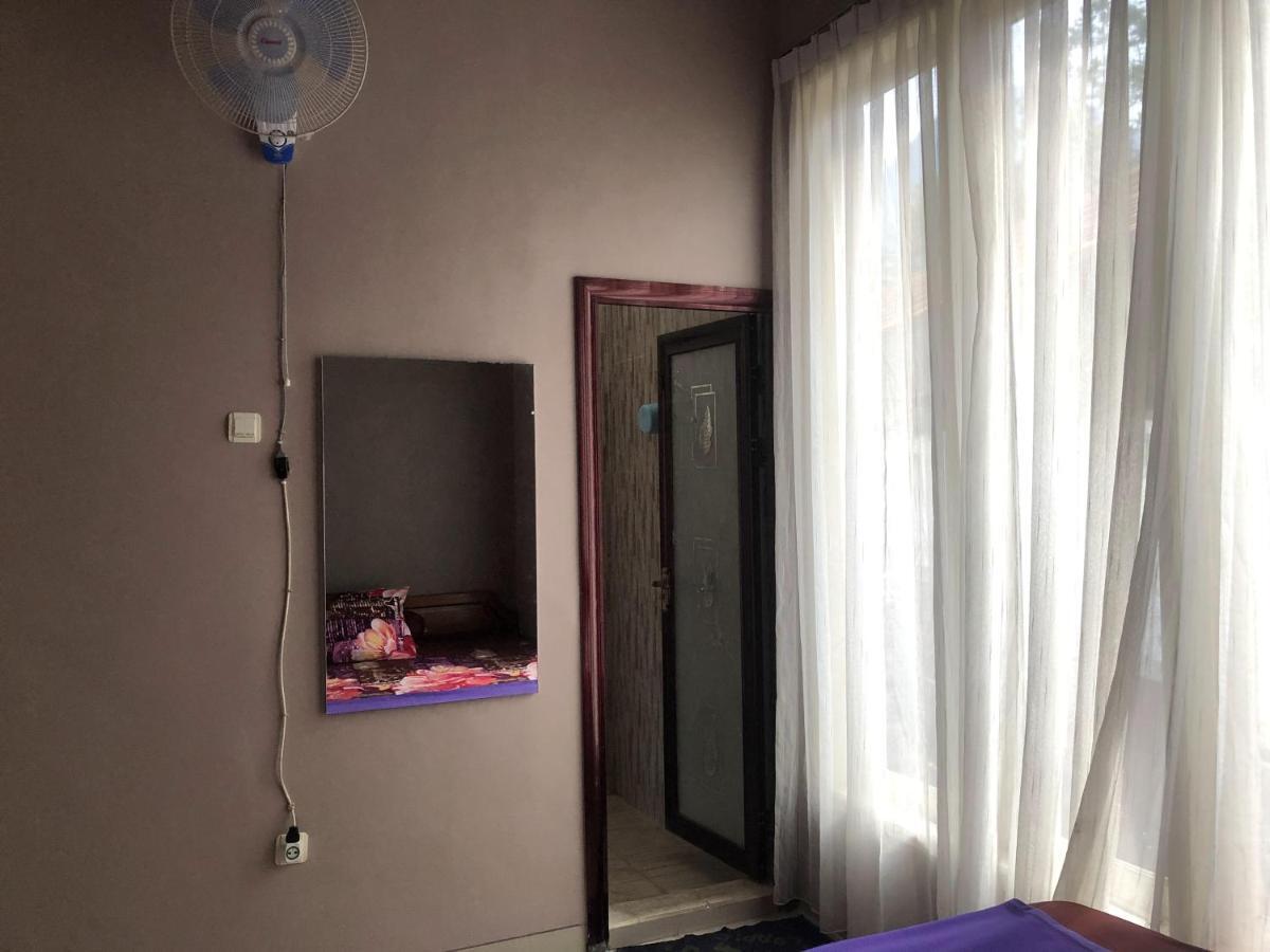 Villa Kusuma Hill A8 Бату Экстерьер фото